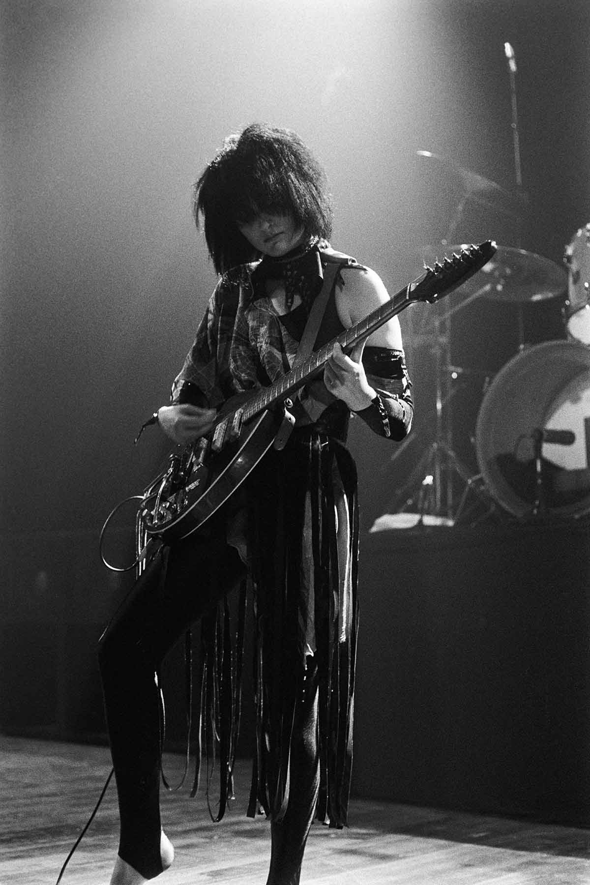 Live photos of experimental New Wave, Noise, Post-Punk, Industrial en Avantgarde bands inge-bekkers-photography-siouxsie-and-the-banshees-pandora-music-box-1983-live-alternative-bands-0332-fotografie