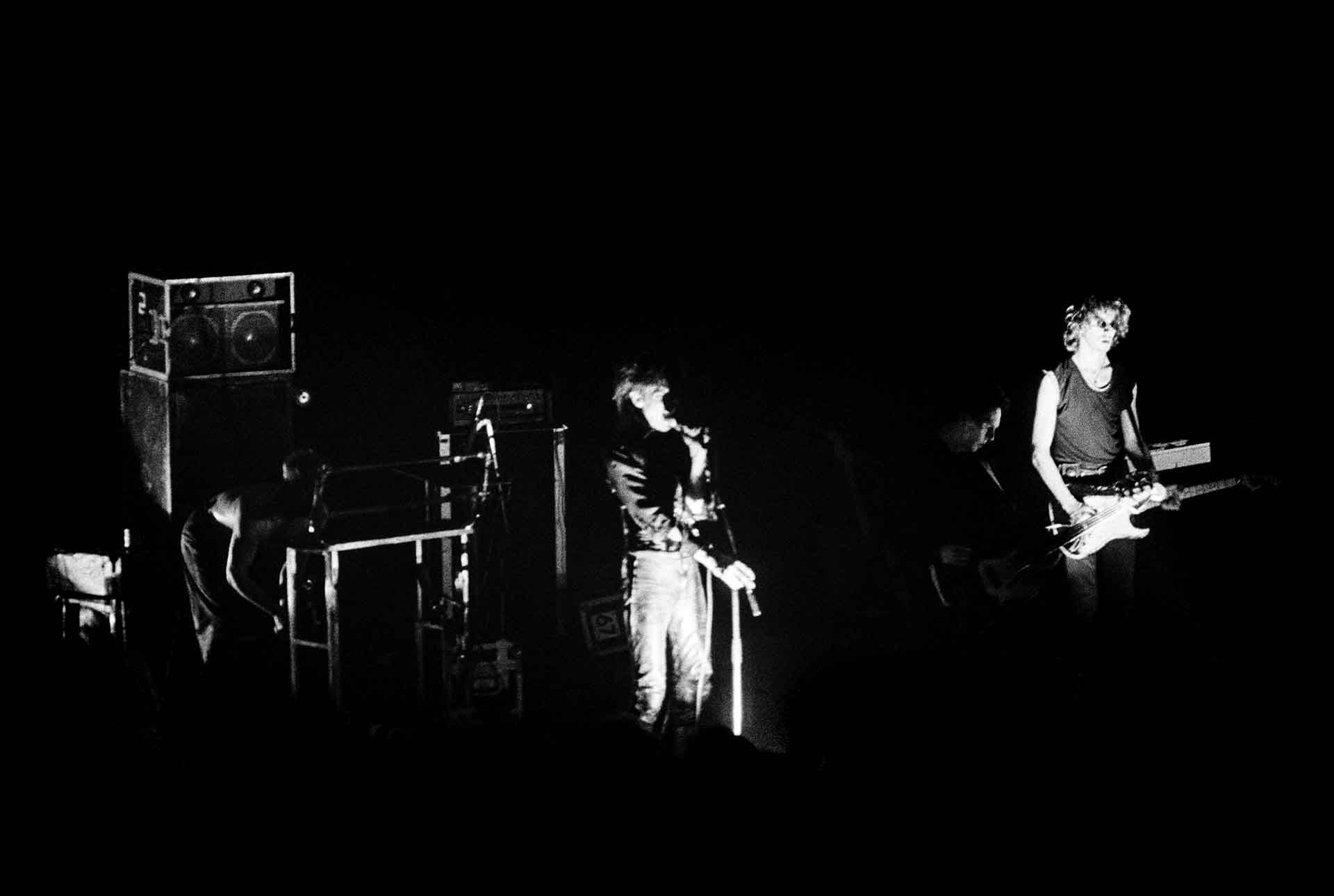 Live photos of experimental New Wave, Noise, Post-Punk, Industrial en Avantgarde bands inge-bekkers-photography-einsturzende-neubauten-pandora_1985-live-alternative-bands-1299-fotografie