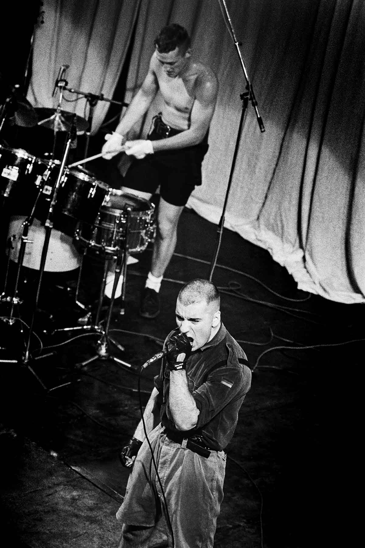 Live photos of experimental New Wave, Noise, Post-Punk, Industrial en Avantgarde bands inge-bekkers-photography-nitzer-ebb-tegentonen-paradiso-live-alternative-bands-1708-fotografie