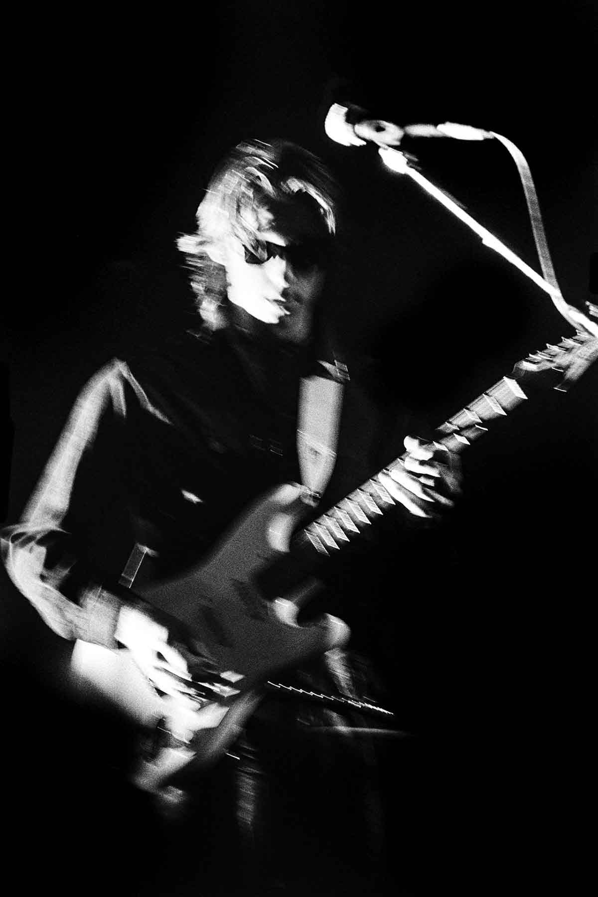 Live photos of experimental New Wave, Noise, Post-Punk, Industrial en Avantgarde bands inge-bekkers-photography-neon-judgement-tivoli-1988-live-alternative-bands-2226-fotografie