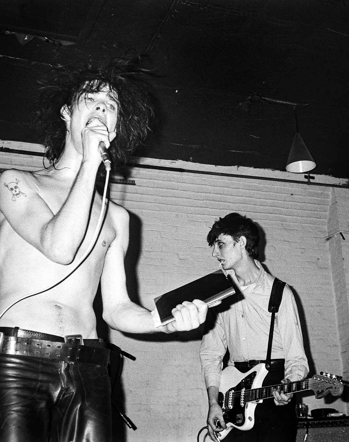 Live photos of experimental New Wave, Noise, Post-Punk, Industrial en Avantgarde bands inge-bekkers-photography-birthday-party-effenaar-live-alternative-bands-fotografie-0037