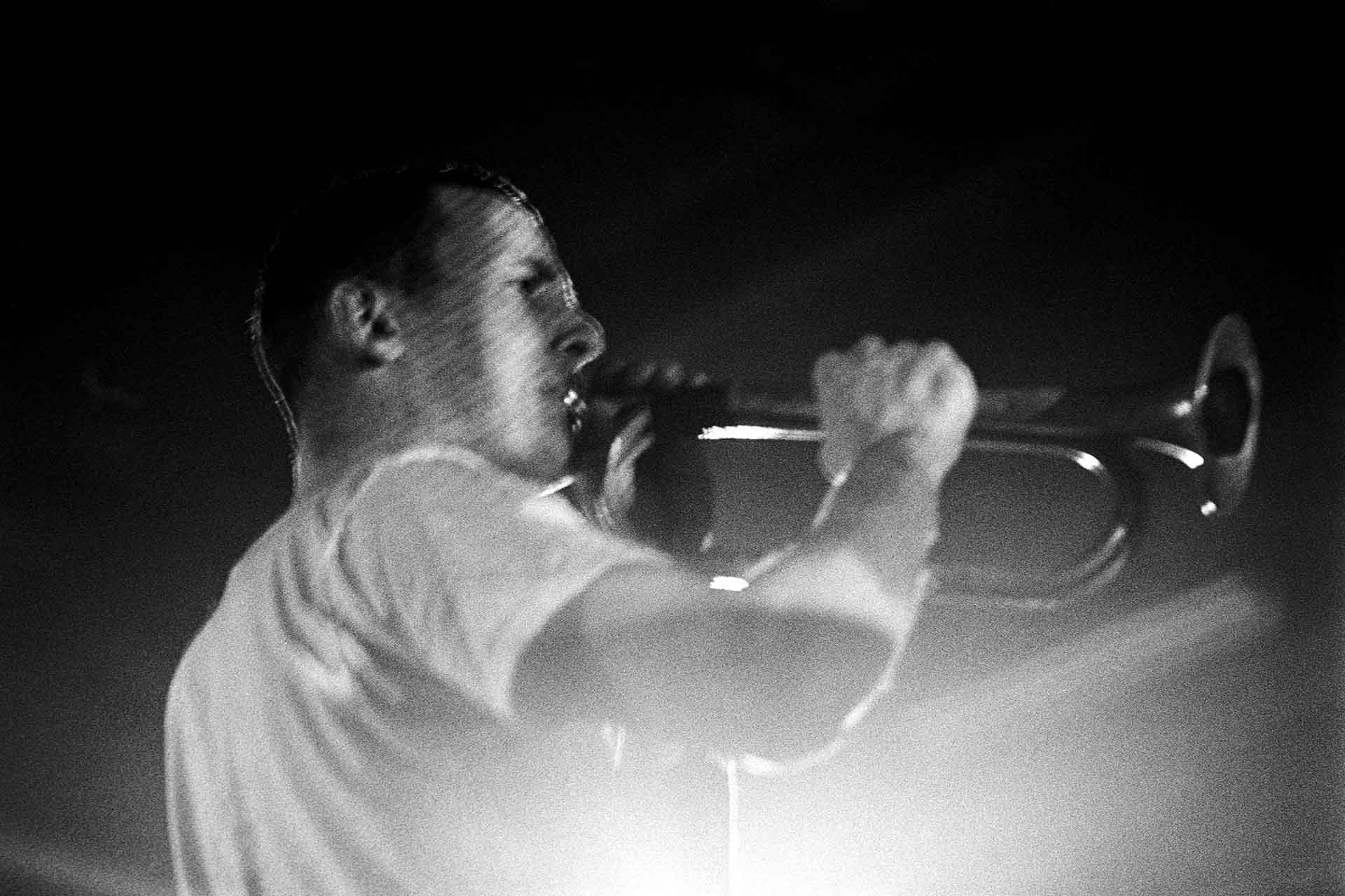 Live photos of experimental New Wave, Noise, Post-Punk, Industrial en Avantgarde bands inge-bekkers-photography-test-department-vrijstaat-conradstraat-amsterdam-1987-live-alternative-bands-1385-fotografie