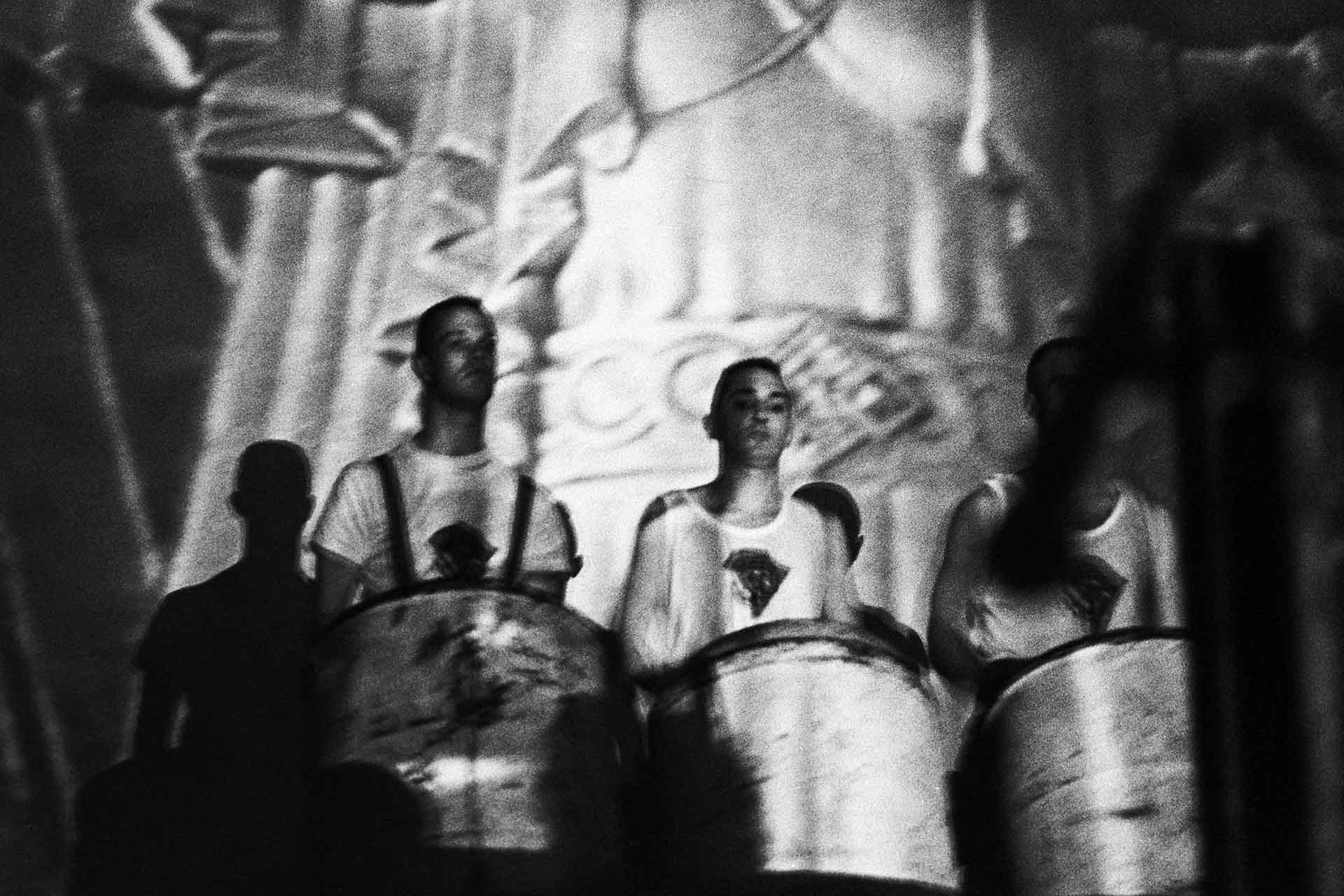 Live photos of experimental New Wave, Noise, Post-Punk, Industrial en Avantgarde bands inge-bekkers-photography-test-department-vrijstaat-conradstraat-amsterdam-1987-live-alternative-bands-1399-fotografie